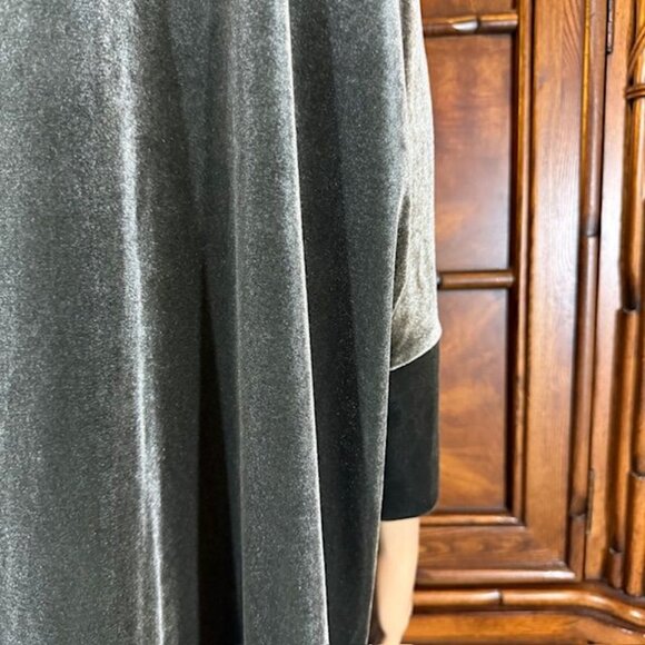 WynneLayers Dark Slate Stretch Velvet Side Slit Turtleneck Top - Picture 14 of 16